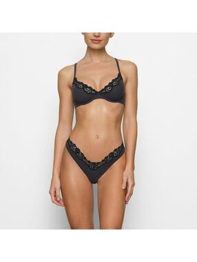 SKIMS NWT Fits Everybody Lace Unlined Demi Bra - Size 32D